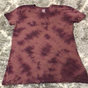 Tie dye shirt on burgundy color